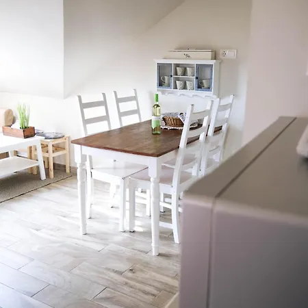 Pipacs Apartment Tagyon