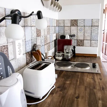 Apartment Pipacs